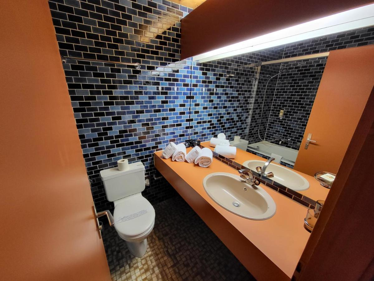 Hotel La Tour D'Ai Лезен Екстериор снимка